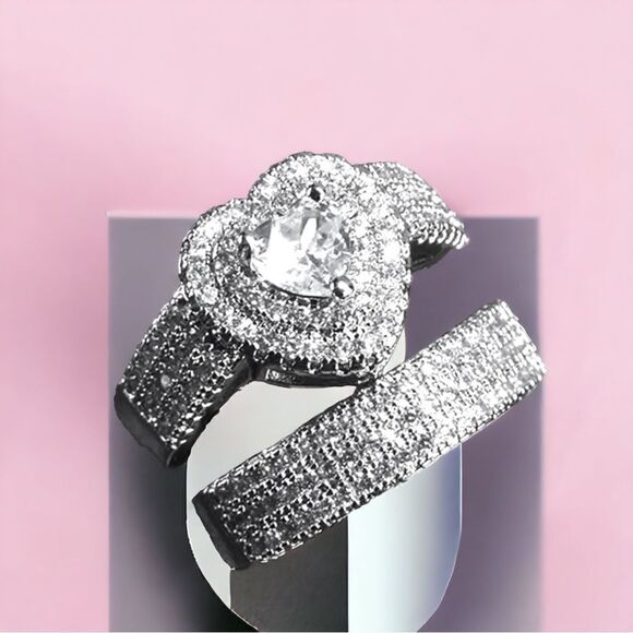 Heart Ring Set l CZ l Silver Plate  l Box Included  l Size 9 l New - Picture 1 of 11